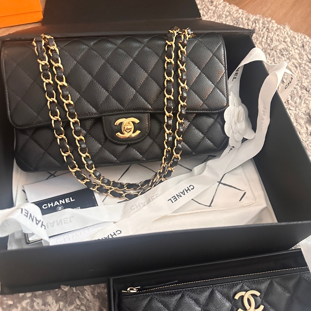 CHANEL Medium Caviar in GHW